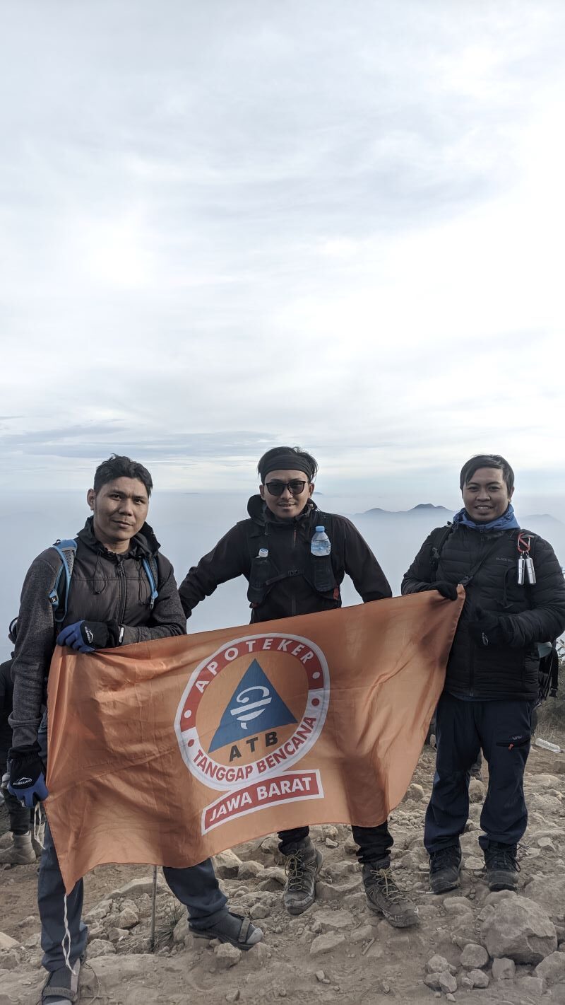 Gunung Cikuray 1 rotated